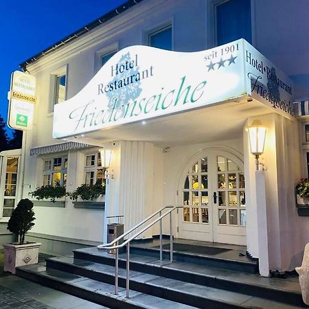 Hotel Friedenseiche Нойкирхен-Флюн Екстериор снимка