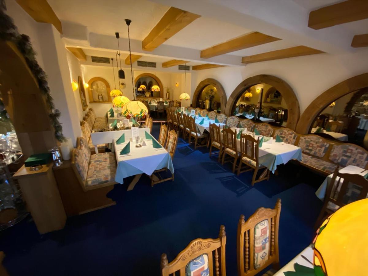 Hotel Friedenseiche Нойкирхен-Флюн Екстериор снимка