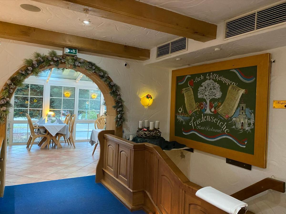 Hotel Friedenseiche Нойкирхен-Флюн Екстериор снимка