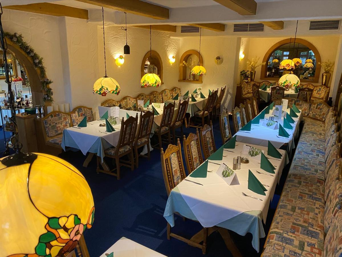 Hotel Friedenseiche Нойкирхен-Флюн Екстериор снимка